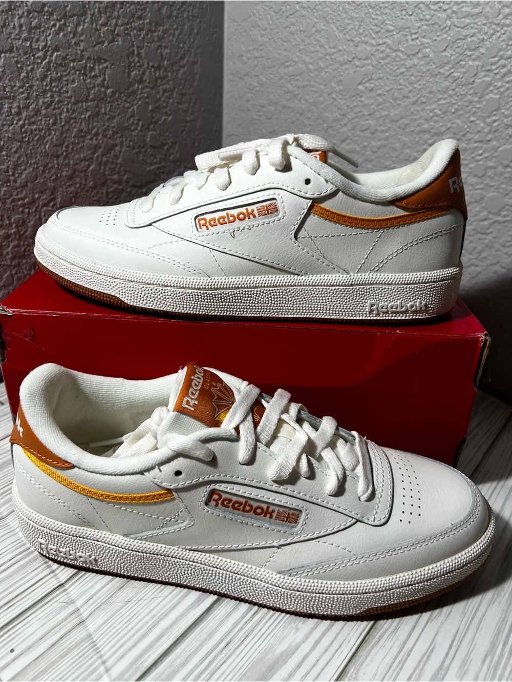 Reebok Club C 85 Women's 8.5 Leather Retro Tennis Sneakers Chalk Clay Gold NWOT